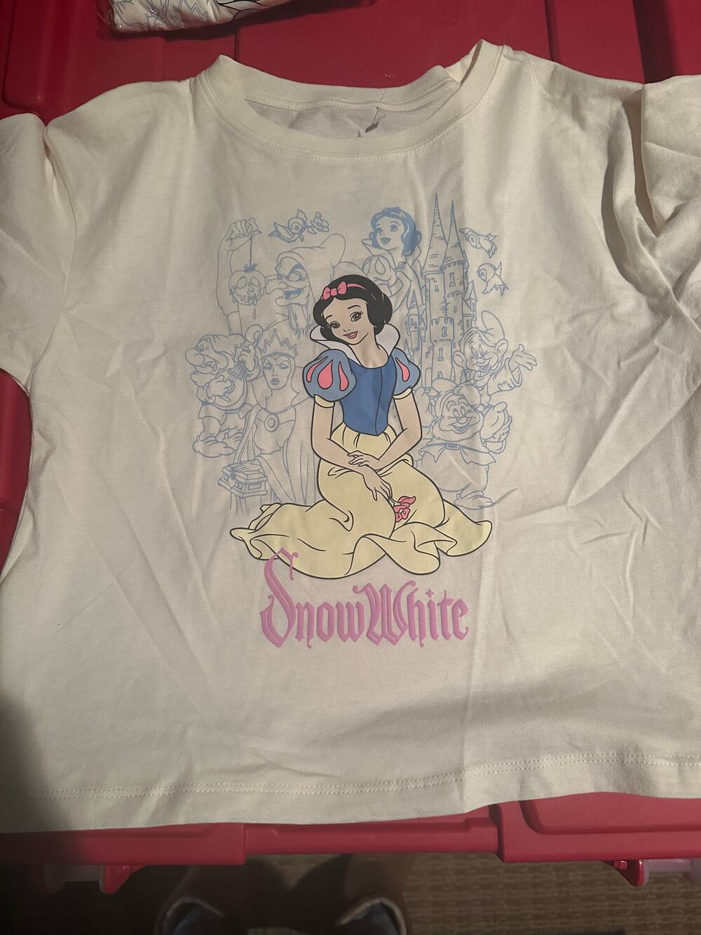 NWOT Snow White cream short sleeve cropped tee S L